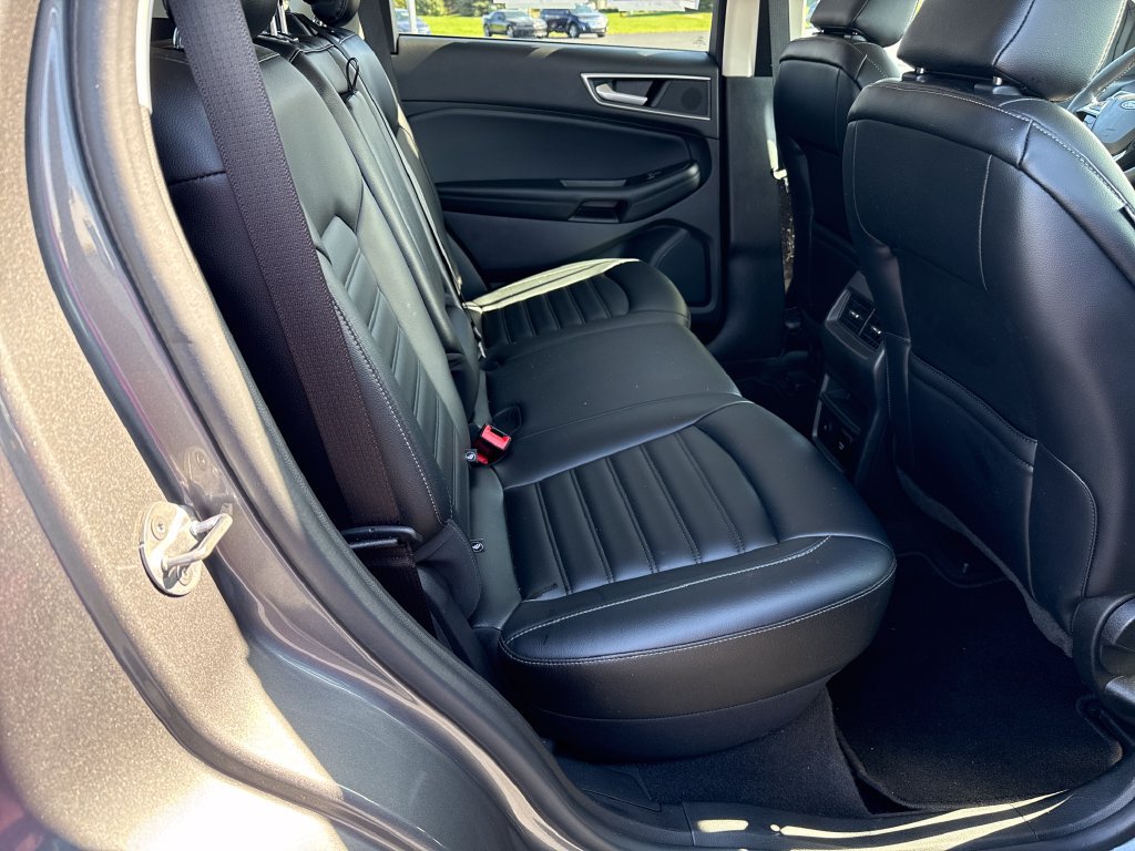 Used 2023 Ford Edge SEL w/ Convenience Package AWD/4WD image 19