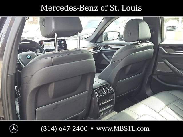 Used 2021 BMW 530i xDrive w/ Premium Package image 10