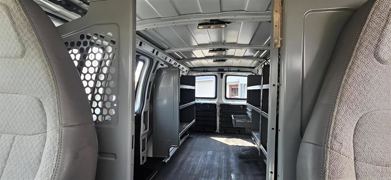 Used 2022 Chevrolet Express 2500 w/ Driver Convenience Package image 17