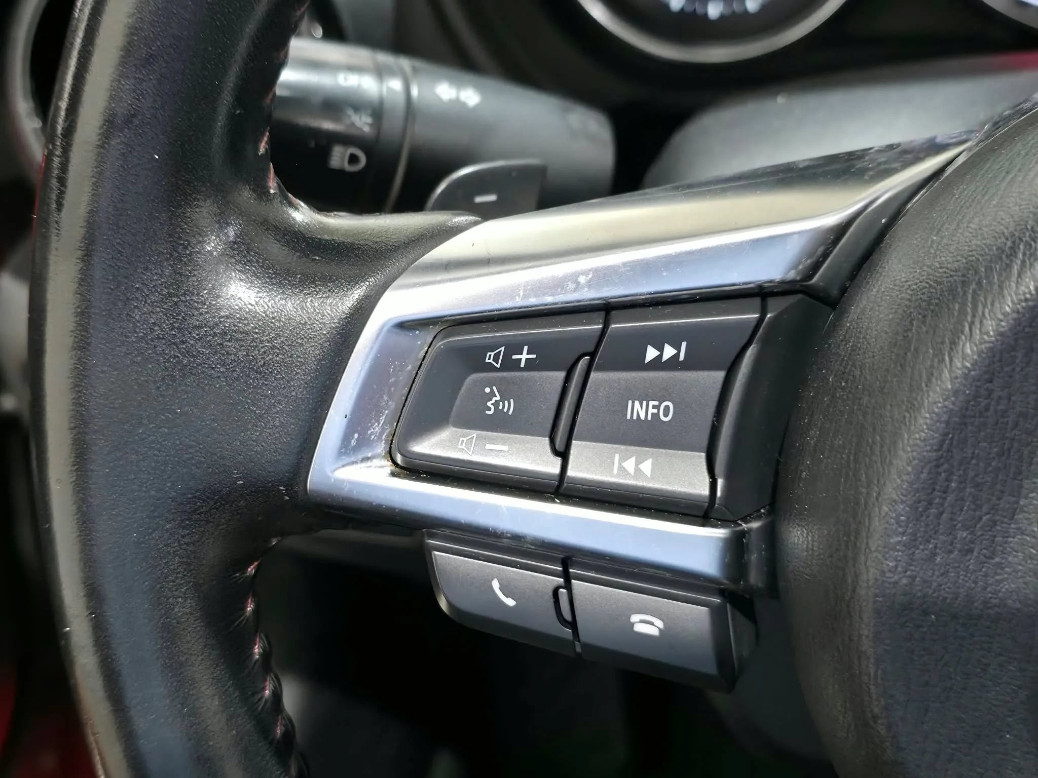 Used 2018 MAZDA MX-5 Miata Sport RWD image 14
