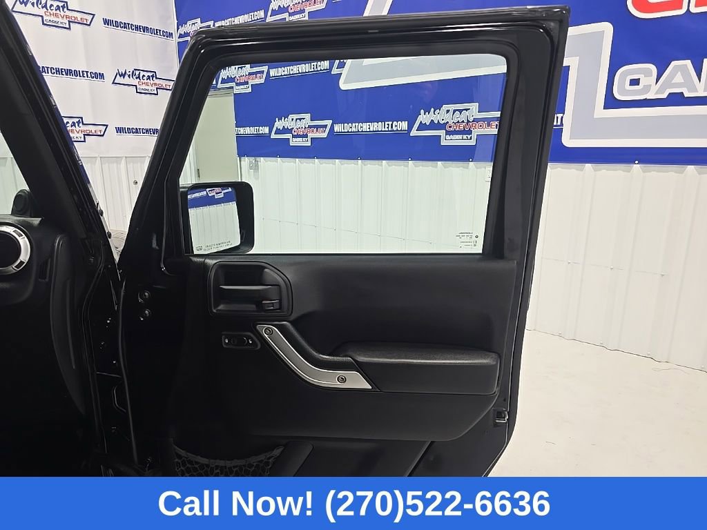 Used 2012 Jeep Wrangler Unlimited Sahara w/ Dual Top Group AWD/4WD image 27
