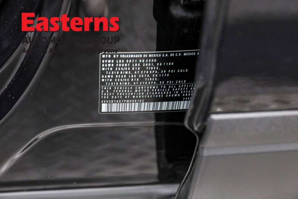 Used 2023 Volkswagen Tiguan SE image 33