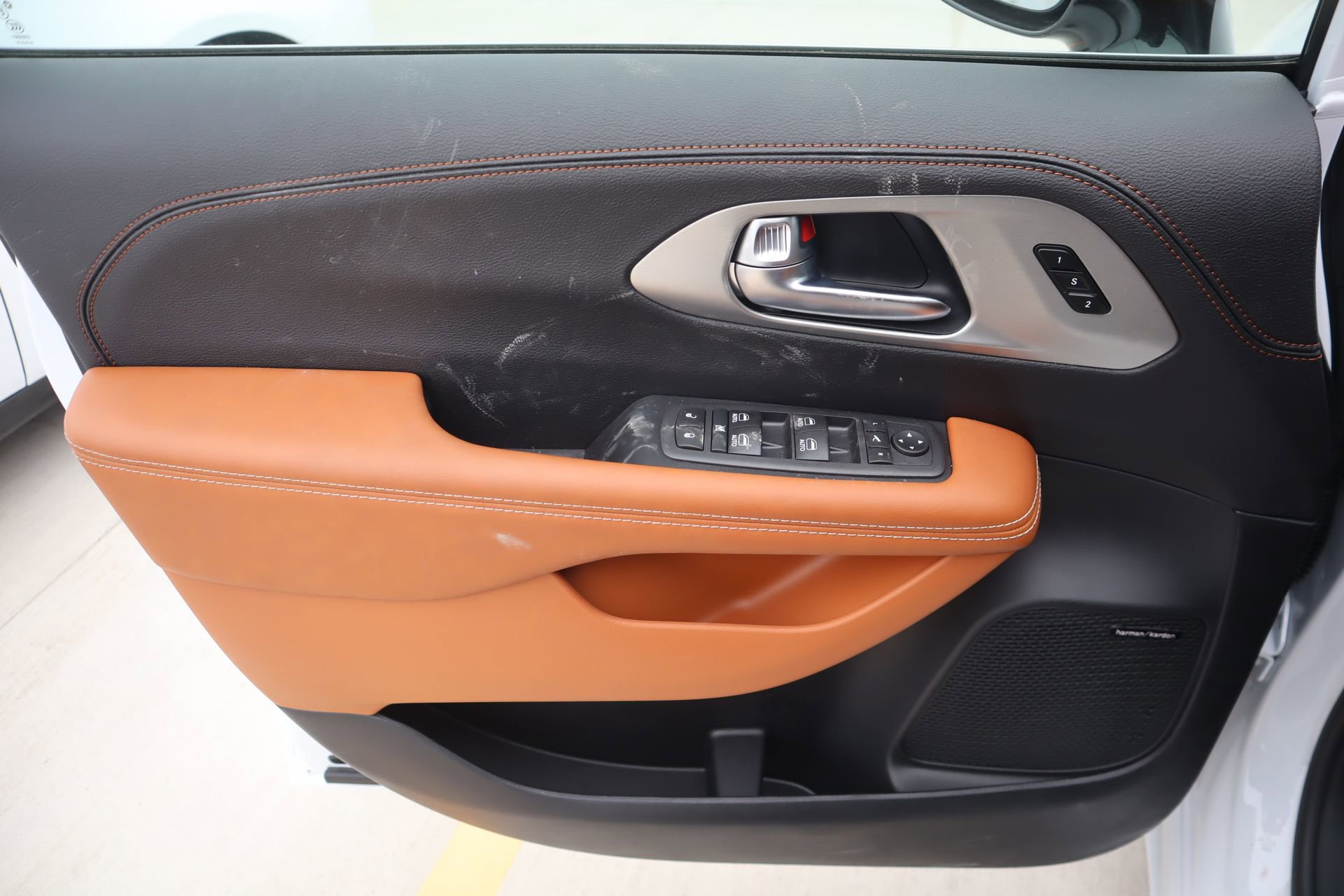 New 2026 Chrysler Pacifica Pinnacle image 19