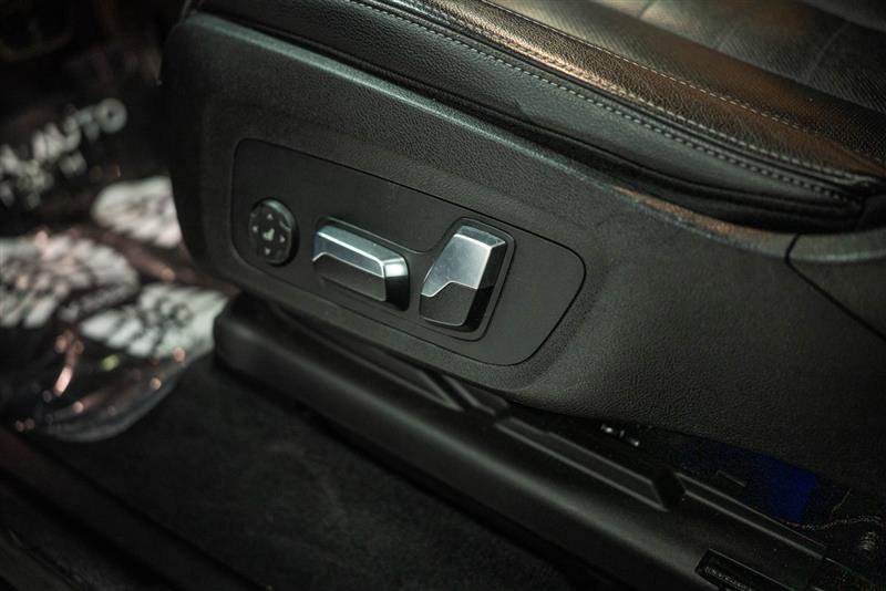 Used 2019 BMW X3 M40i w/ Premium Package image 16