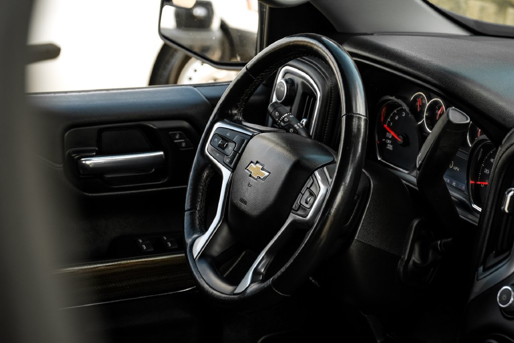 Used 2021 Chevrolet Silverado 1500 LT AWD/4WD image 11