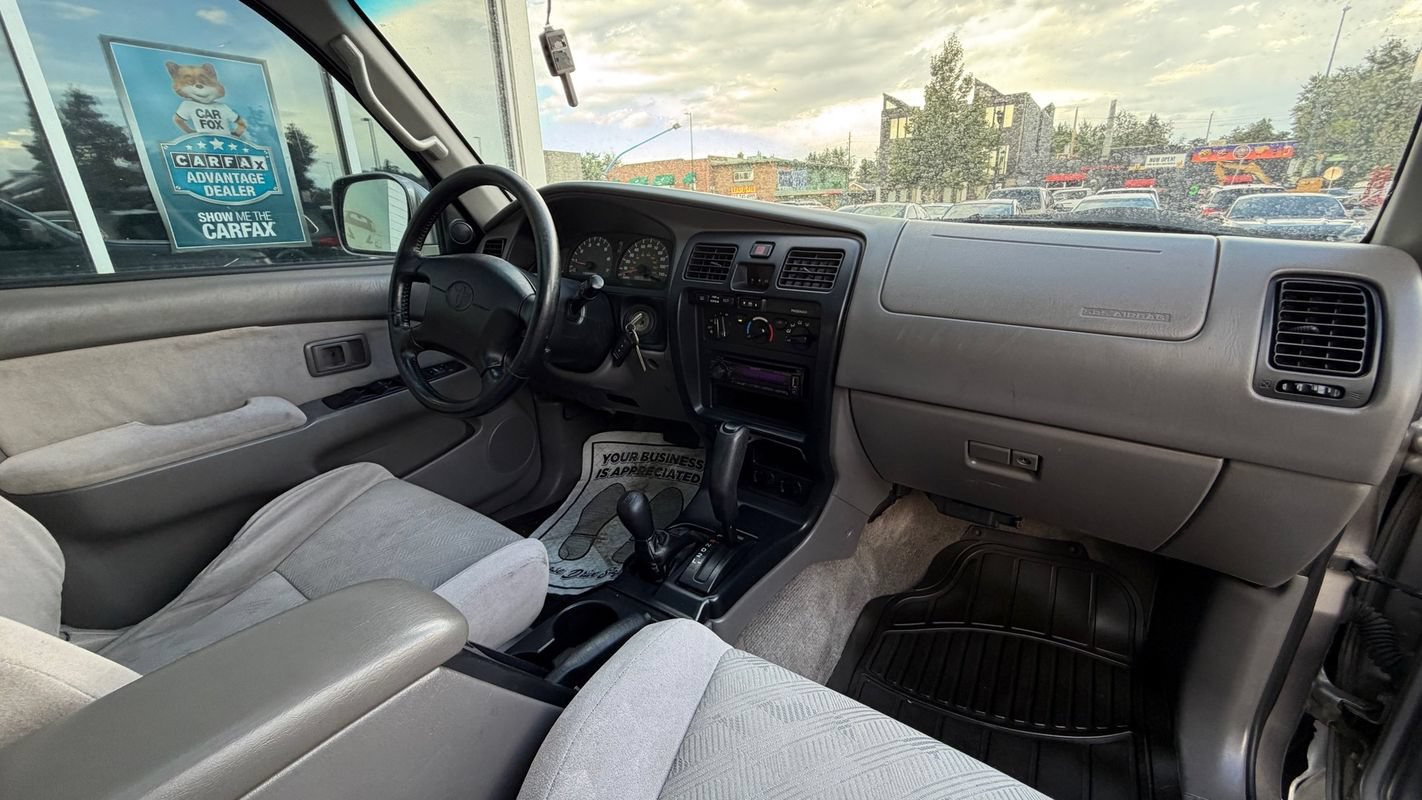 Used 2001 Toyota 4Runner SR5 AWD/4WD image 13