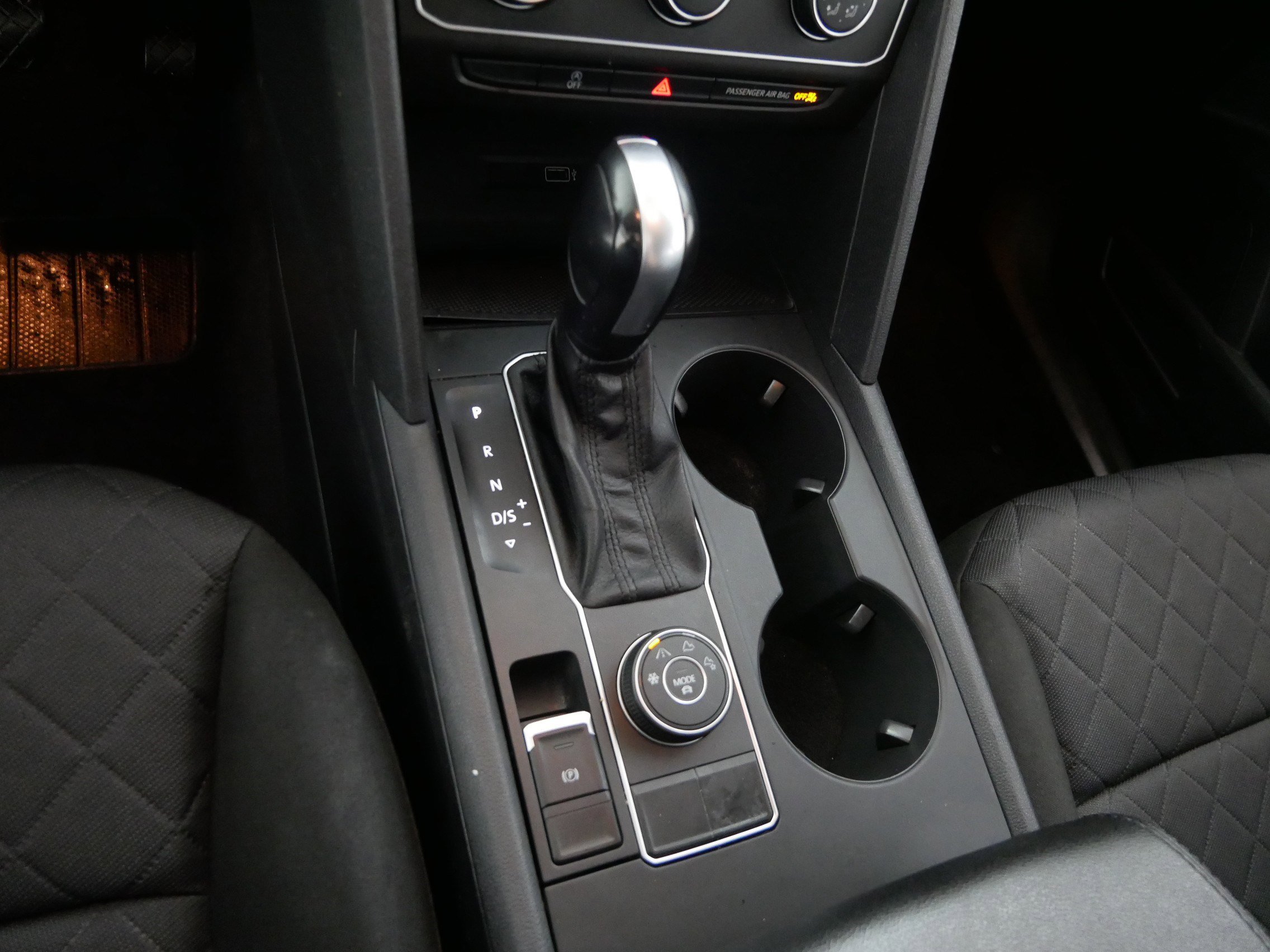 Used 2018 Volkswagen Atlas Launch Edition image 24