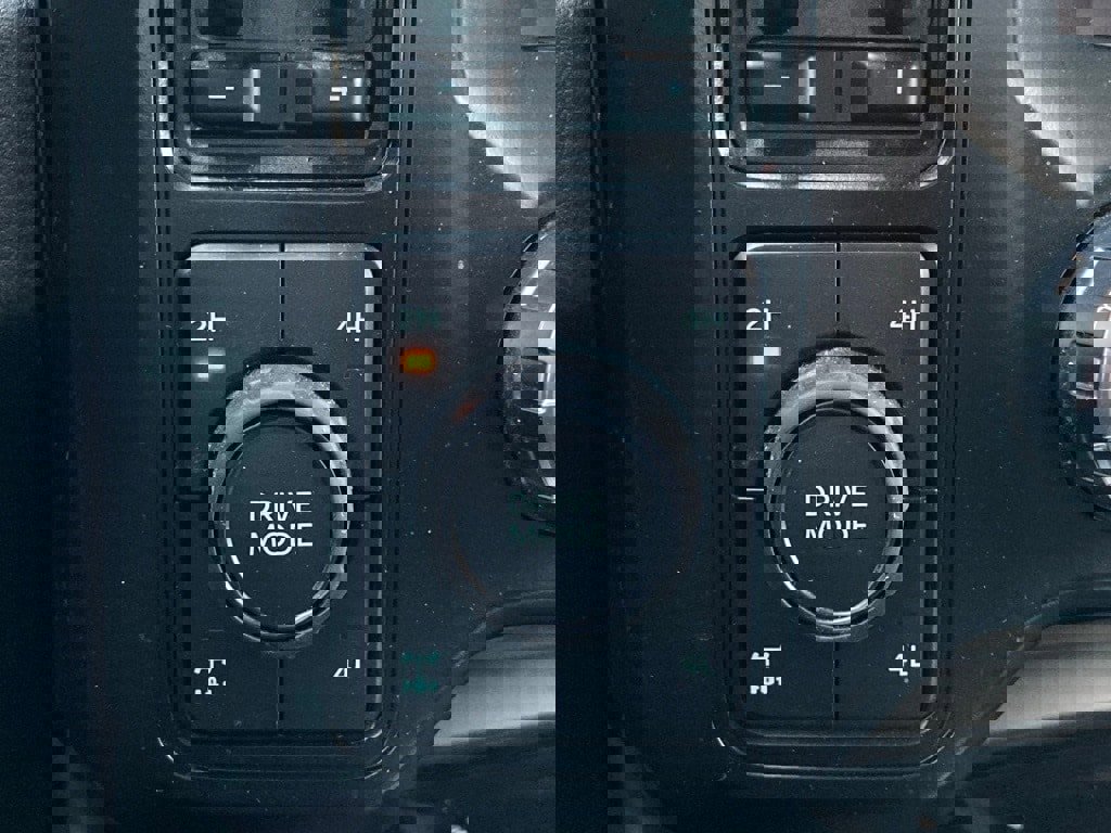 Used 2025 Ford F250 Lariat w/ Chrome Package image 25