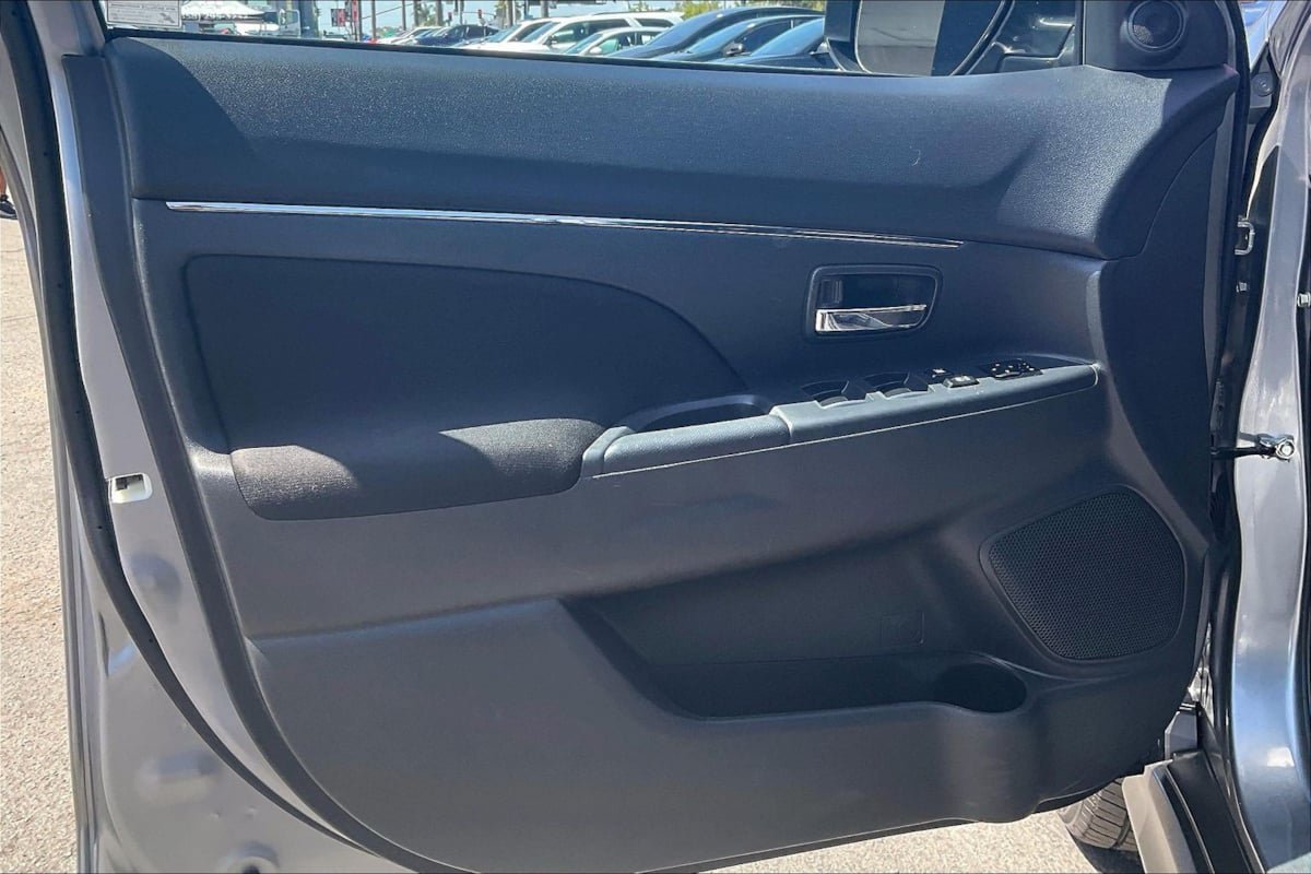 Used 2017 Mitsubishi Outlander Sport ES FWD image 20