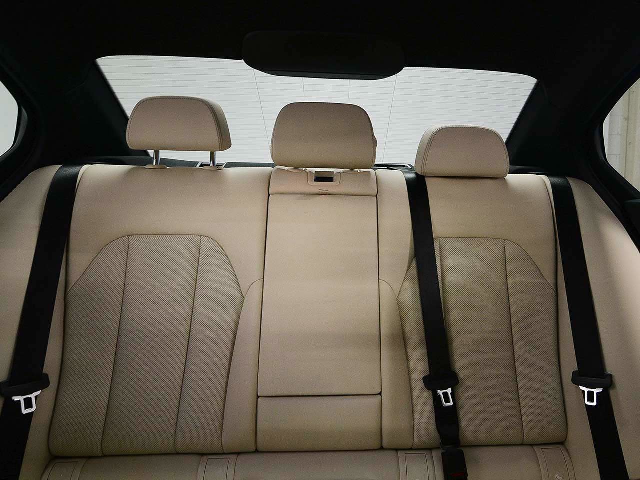 Certified 2023 BMW 330i Sedan w/ Premium Package image 9