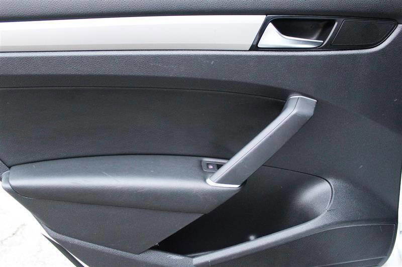 Used 2021 Volkswagen Passat 2.0T SE image 24