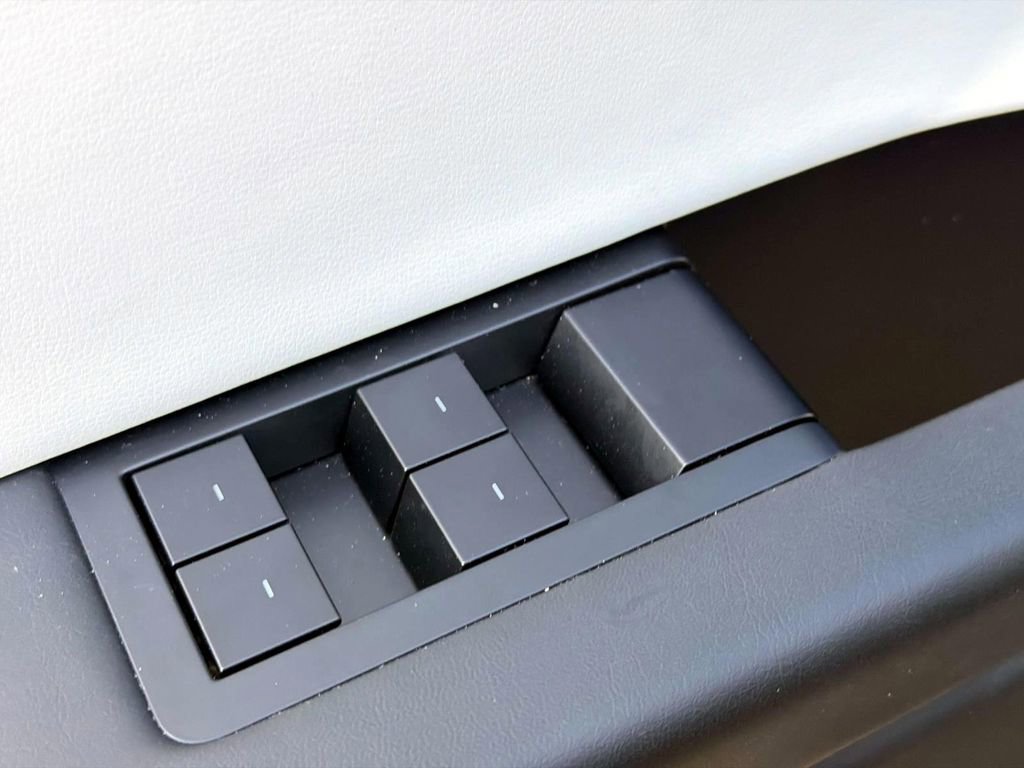 Used 2024 Tesla Cybertruck AWD Crew Cab image 14