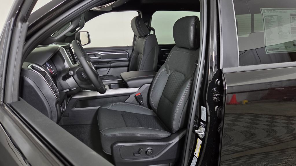 New 2026 RAM 1500 4x4 Crew Cab image 11