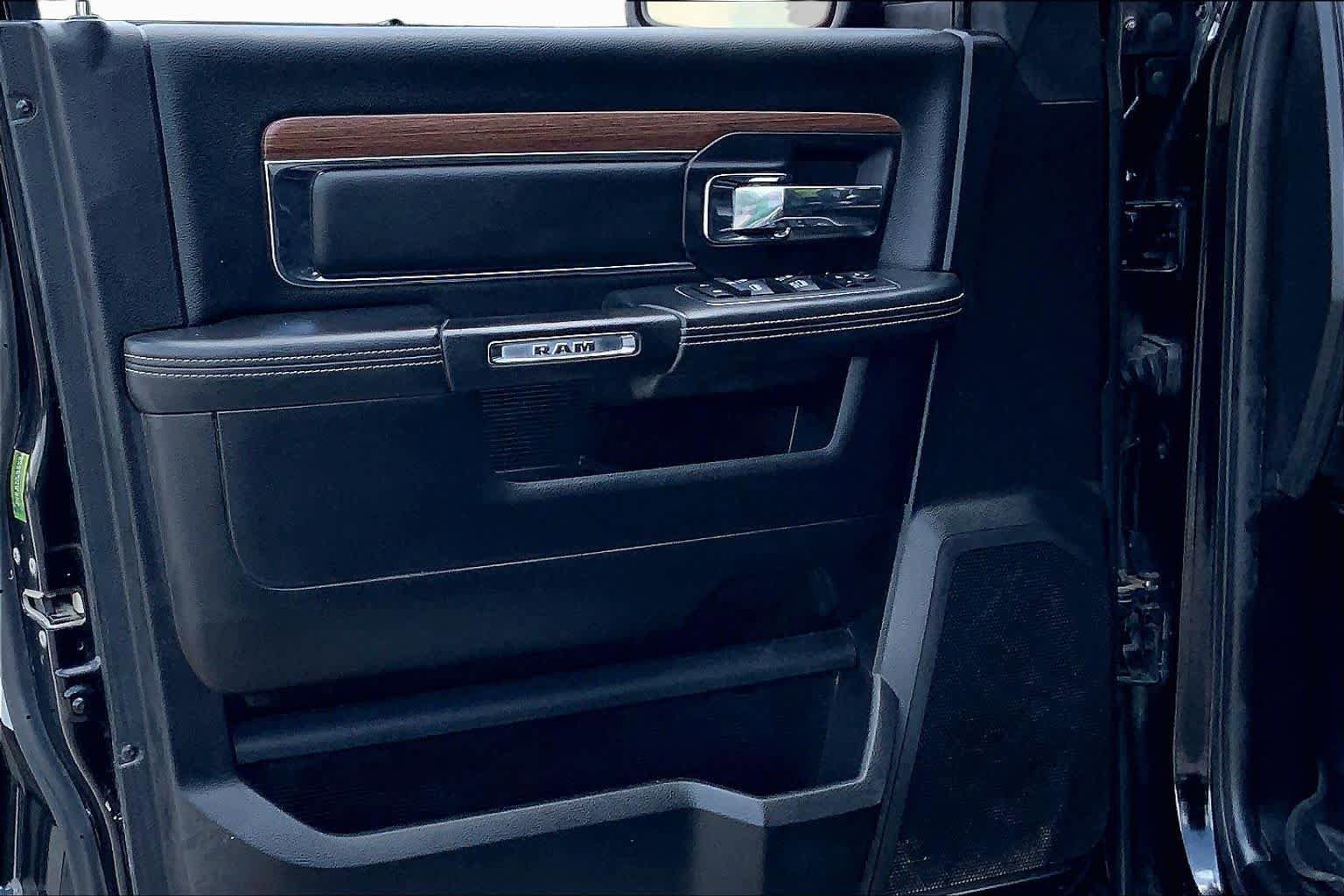 Used 2015 RAM 1500 Laramie w/ Convenience Group AWD/4WD image 20