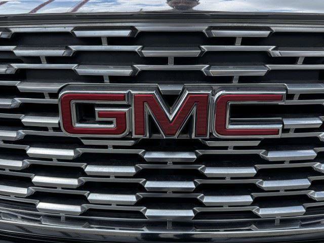 Used 2018 GMC Yukon XL Denali w/ Denali Ultimate Package AWD/4WD image 13