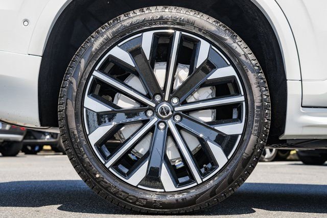 Used 2026 Volvo XC90 T8 Plus w/ Protection Package Premier image 16