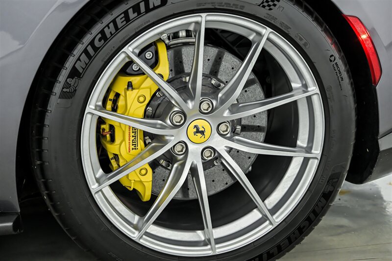 Used 2023 Ferrari 812 GTS RWD image 14