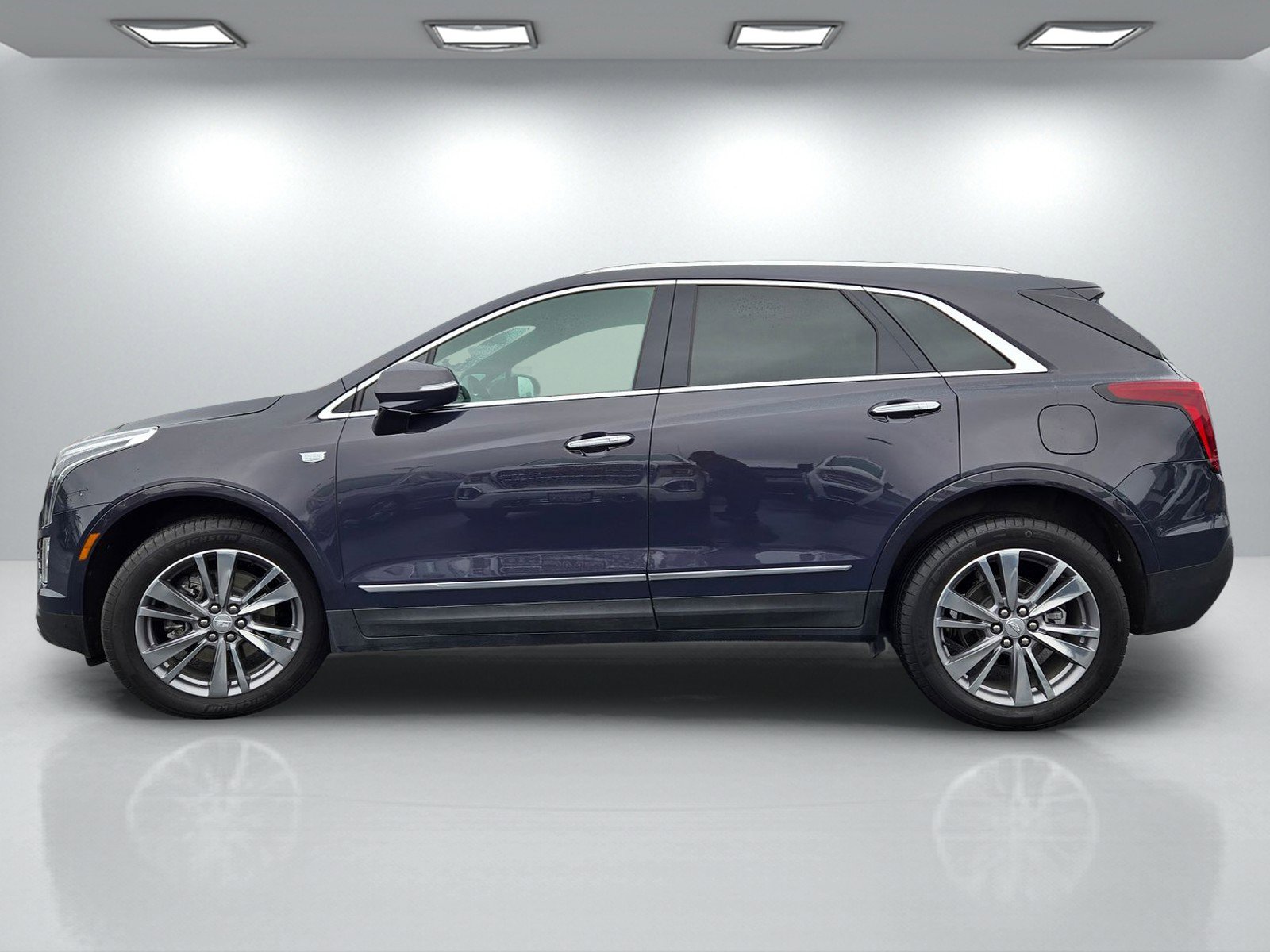 Certified 2025 Cadillac XT5 Premium Luxury image 7