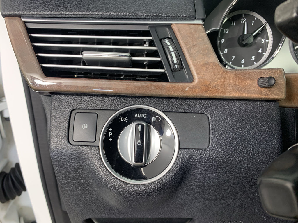 Used 2013 Mercedes-Benz E 350 4MATIC Sedan image 16
