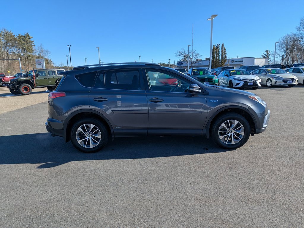 Used 2018 Toyota RAV4 XLE image 6