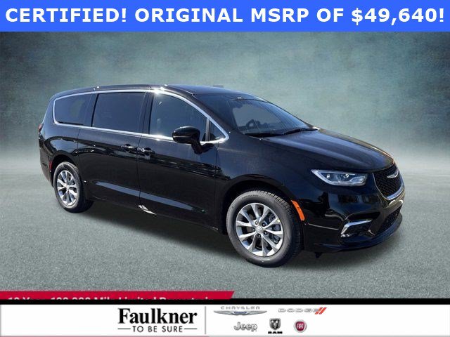 Used 2026 Chrysler Pacifica Select