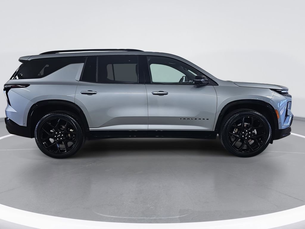 Certified 2025 Chevrolet Traverse RS w/ LPO, Floor Liner Package image 2