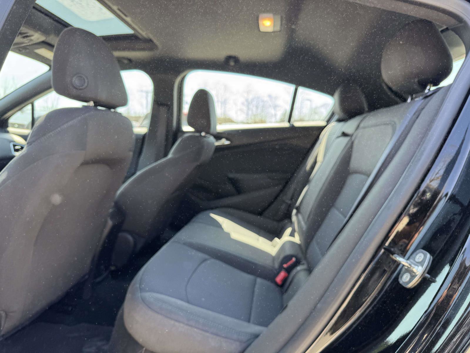 Used 2018 Chevrolet Cruze LT w/ Sun And Sound Package FWD image 9
