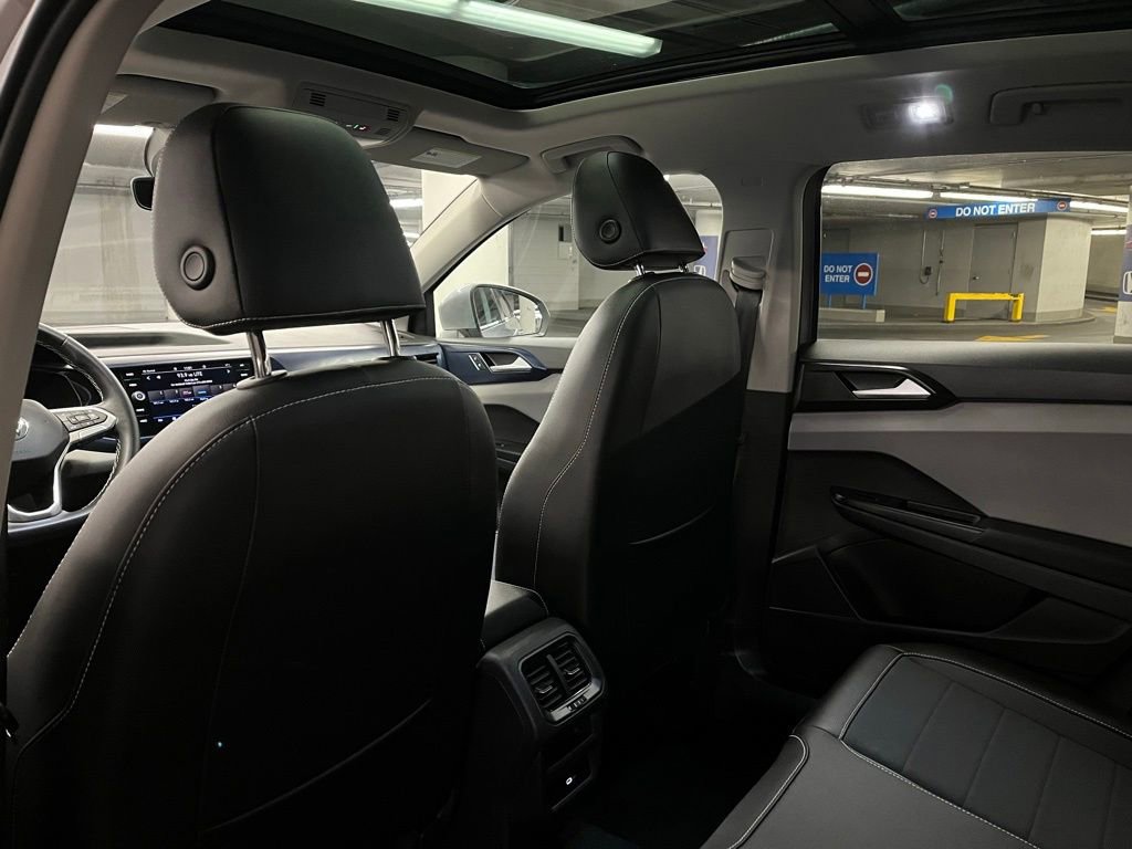Used 2023 Volkswagen Taos SE w/ Panoramic Sunroof Package image 21