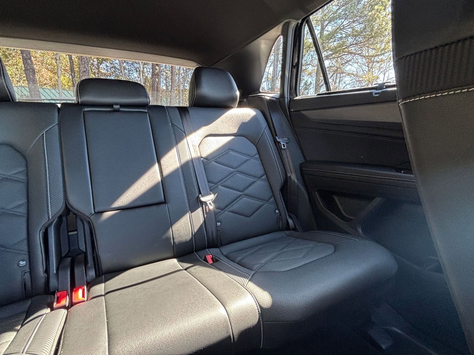 Used 2025 Volkswagen Atlas Cross Sport SE image 39