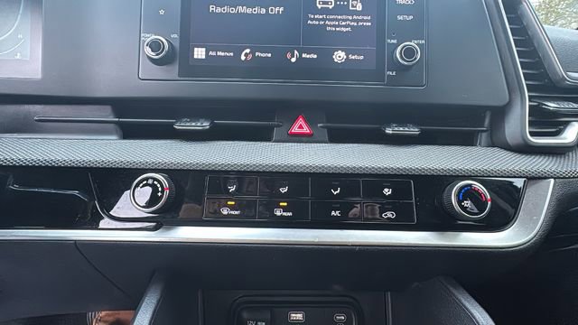 Used 2024 Kia Sportage LX image 20