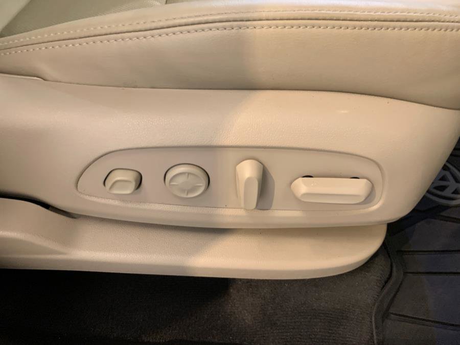 Used 2020 Buick Enclave Premium w/ Sun and Sites Package image 64