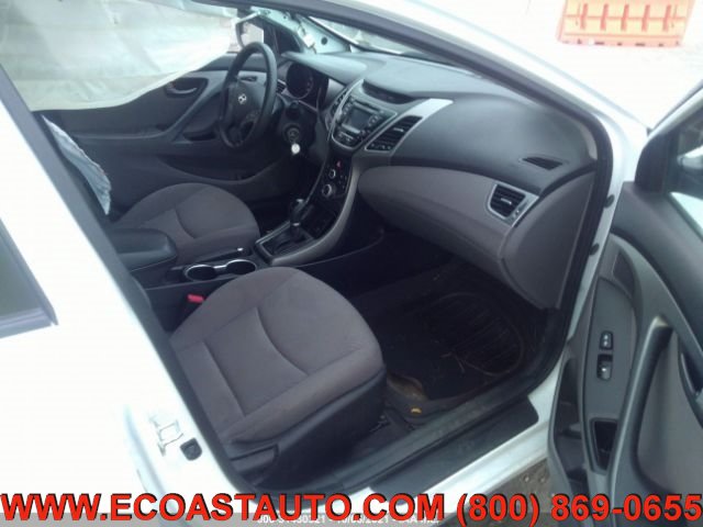 Used 2016 Hyundai Elantra SE w/ Option Group 02 FWD image 7