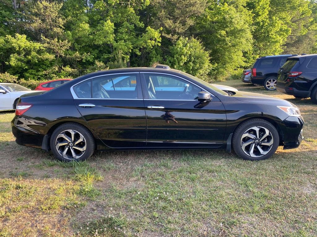 Used 2017 Honda Accord EX-L image 6