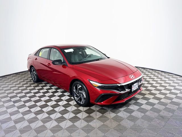 New 2025 Hyundai Elantra SEL FWD image 10