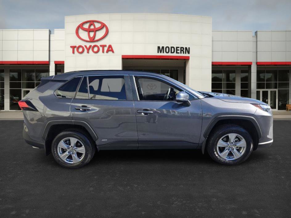 Used 2025 Toyota RAV4 LE image 4