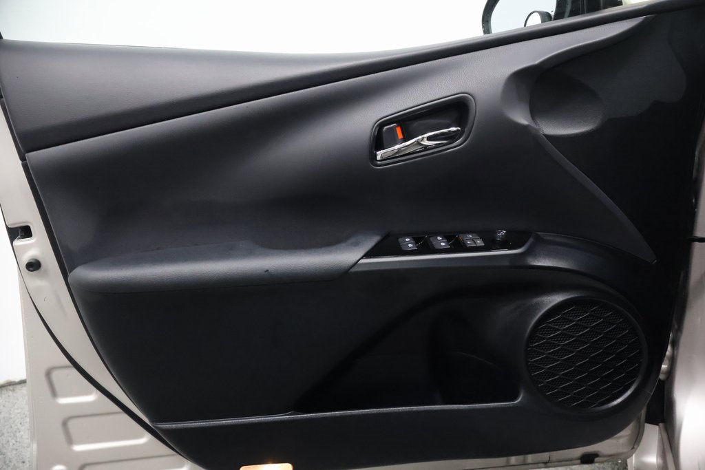 Used 2018 Toyota Prius Prime Premium image 12