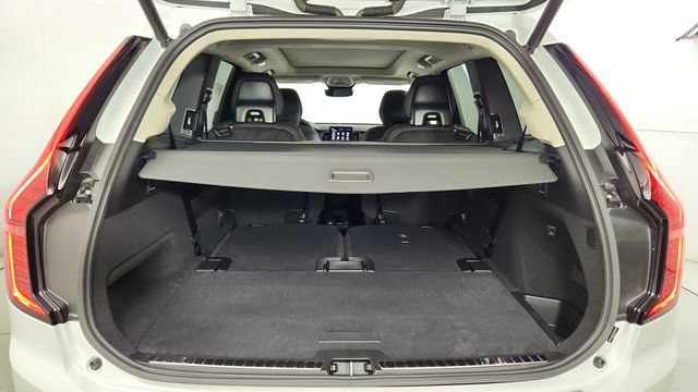 New 2026 Volvo XC90 B5 Plus w/ Protection Package Premier AWD/4WD image 43