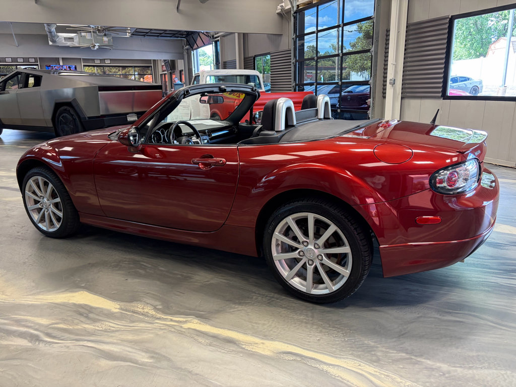Used 2007 MAZDA MX-5 Miata Touring w/ Appearance Pkg RWD image 28