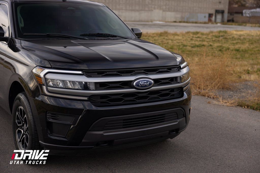 Used 2023 Ford Expedition Max XLT AWD/4WD image 3