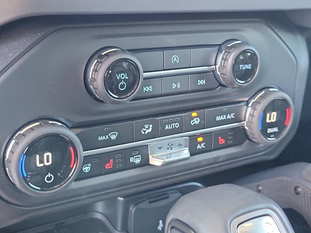 Used 2025 Ford Bronco Badlands AWD/4WD image 25