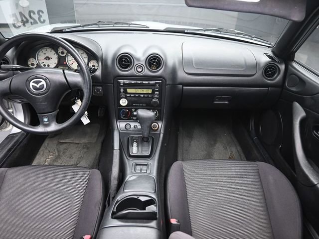 Used 2002 MAZDA MX-5 Miata image 9