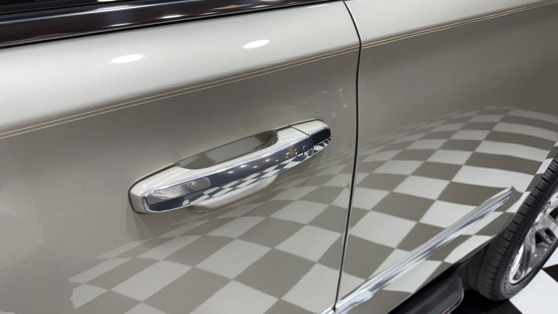 Used 2015 Cadillac Escalade Luxury image 29