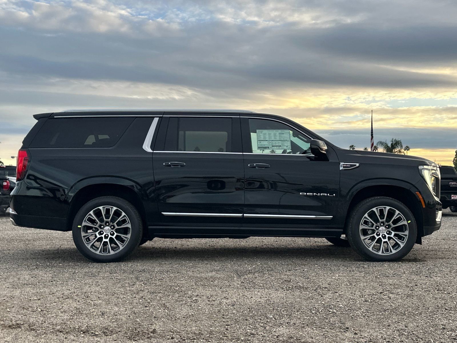 New 2026 GMC Yukon XL Denali w/ Sun & Power Step Package AWD/4WD image 3