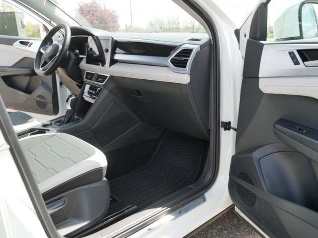 Used 2025 Volkswagen Taos SE AWD/4WD image 20