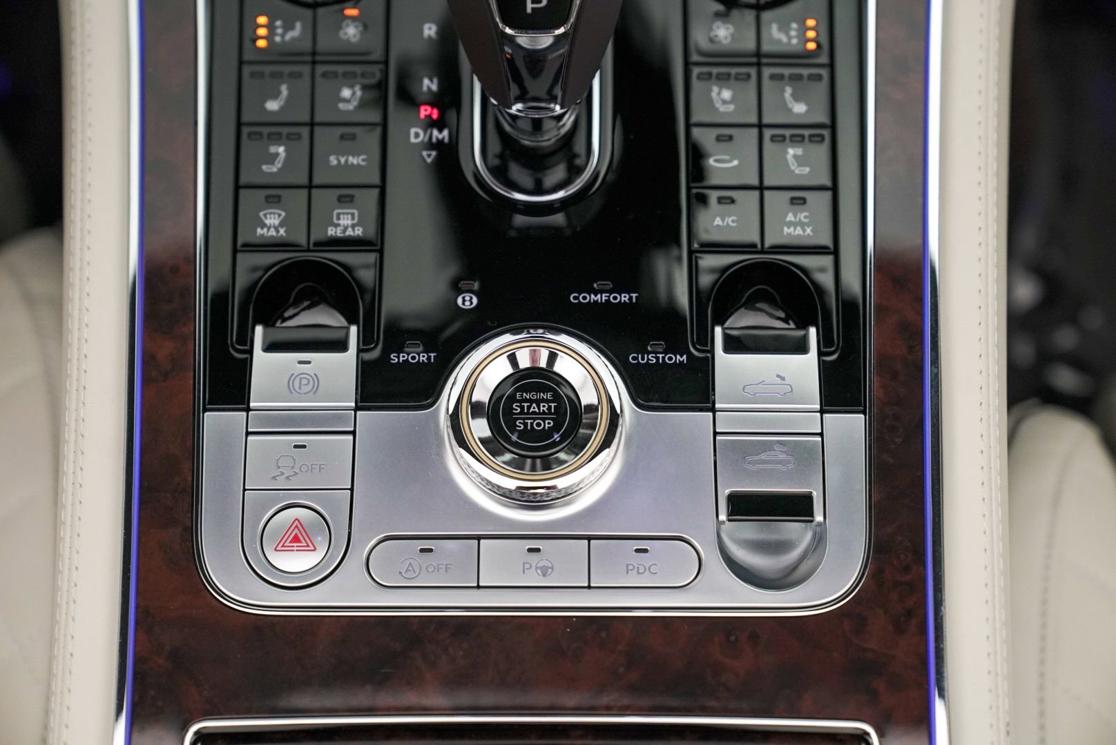 Used 2023 Bentley Continental GT Azure image 32