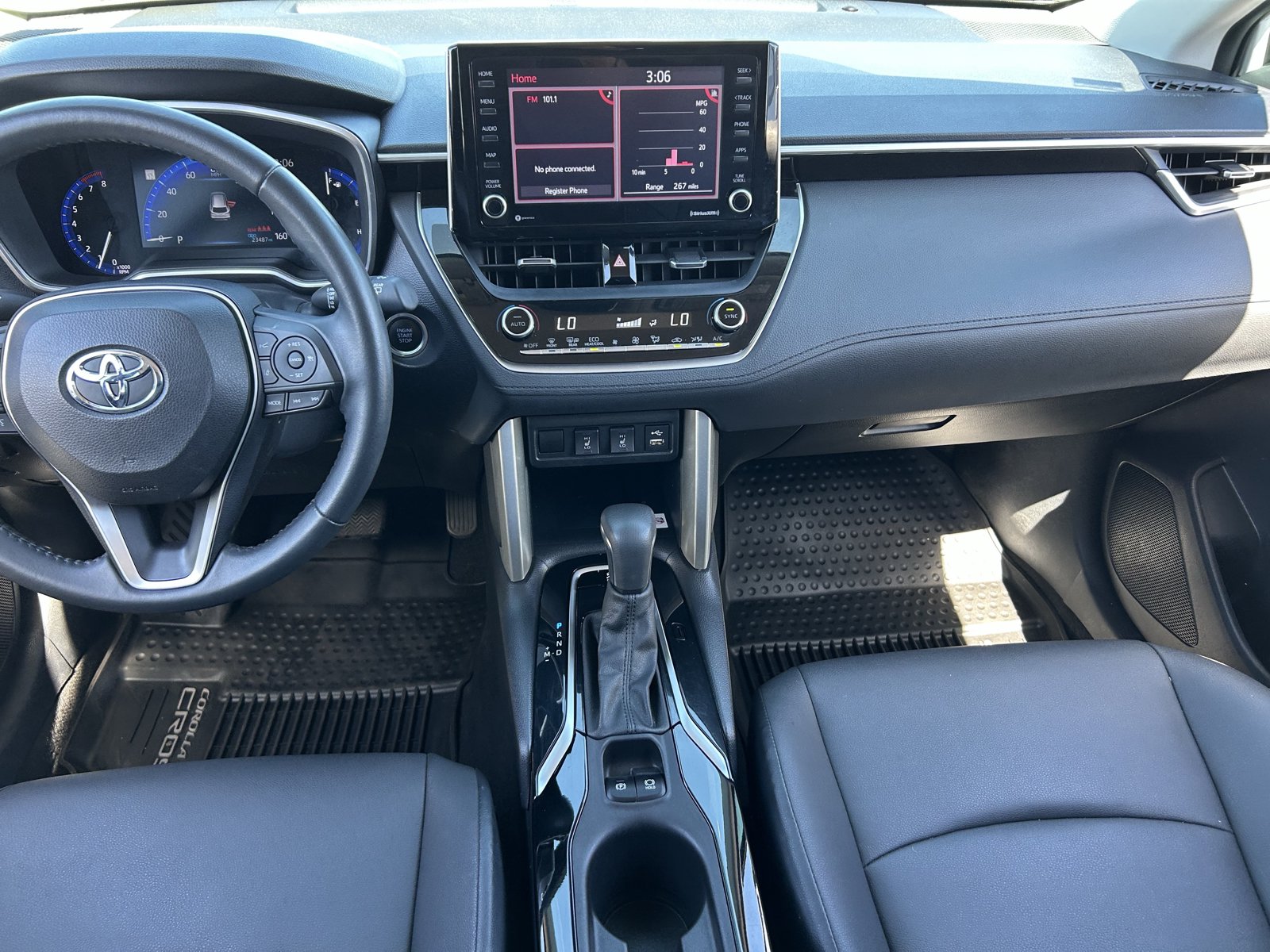 Used 2022 Toyota Corolla Cross XLE AWD/4WD image 15