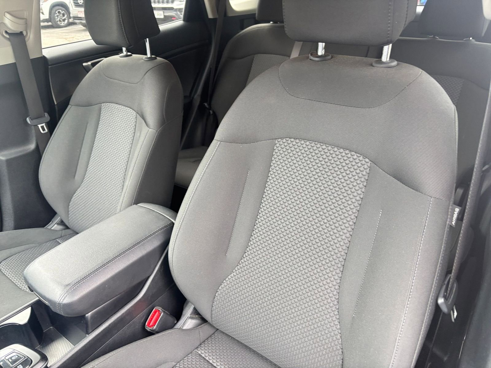 Used 2025 Kia Sportage LX FWD image 34