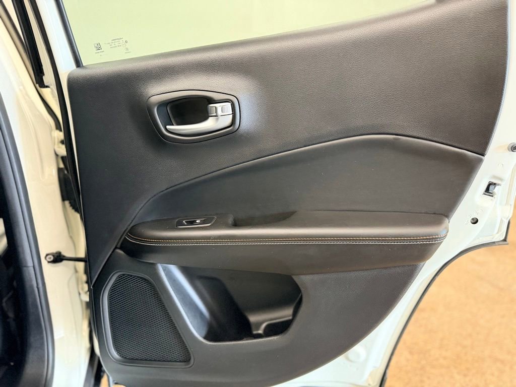 Used 2020 Jeep Compass Latitude AWD/4WD image 21