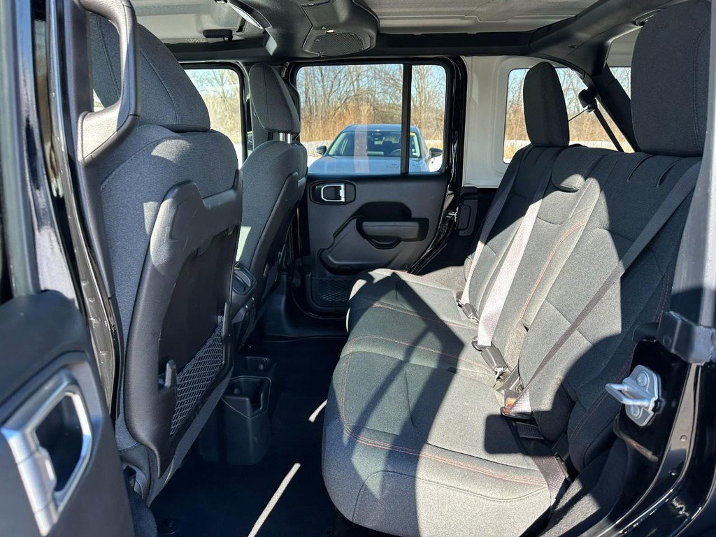 Used 2025 Jeep Wrangler Unlimited Rubicon image 10