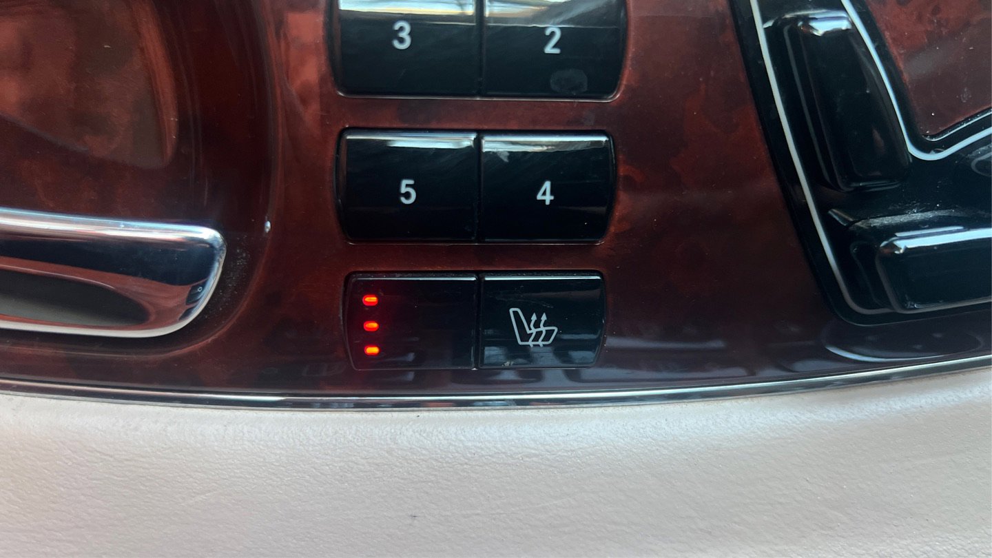 Used 2004 Maybach 57 sedan image 45